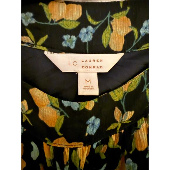 Loren Conrad floral shirt size medium - Picture 4 of 7